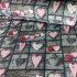 Tissu coton au métre, coeur multico gris 