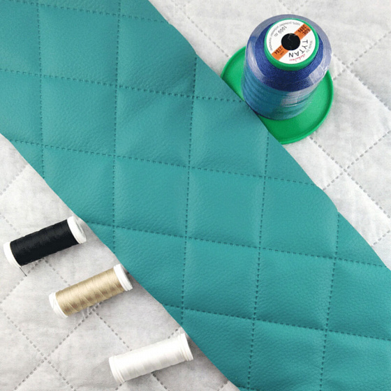 Simili cuir matelassé 5X5 cm, 540 g/m², largeur 145 cm, turquoise